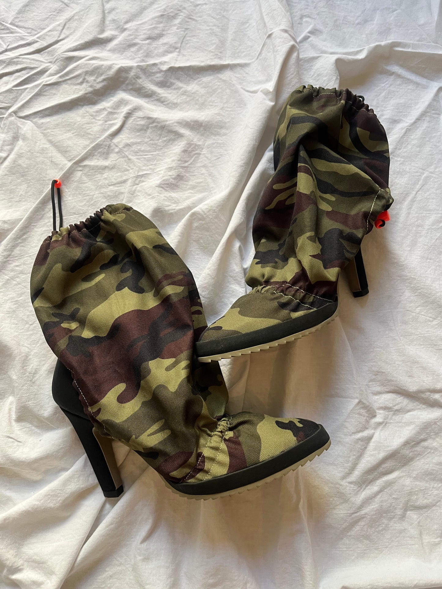 UNITED NUDE