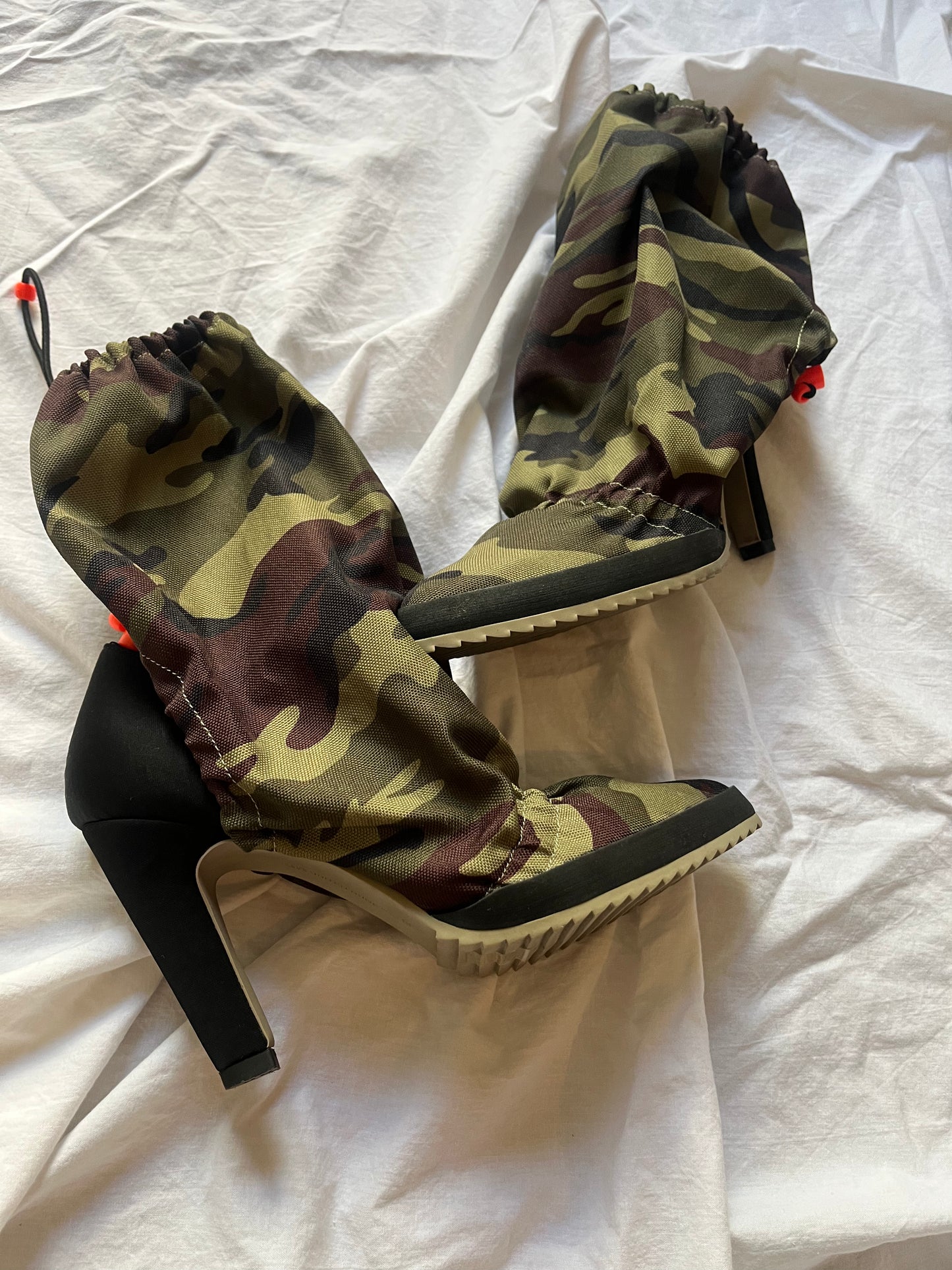UNITED NUDE